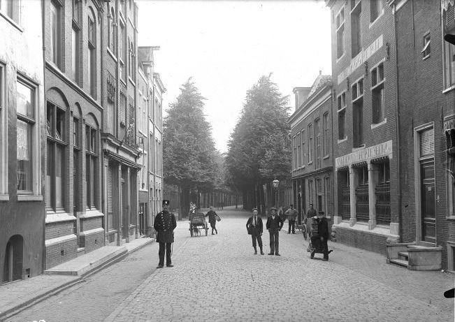 Hooigracht, smalle stuk, va Nwe Rijn.jpg